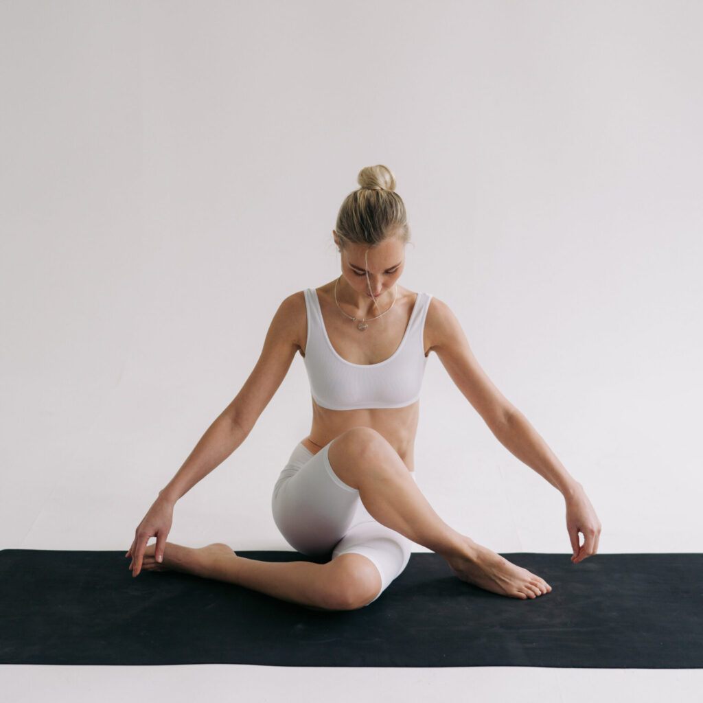 Yoga yapmak vajinismus için olumlu sonuçları olan terapilerden biridir.